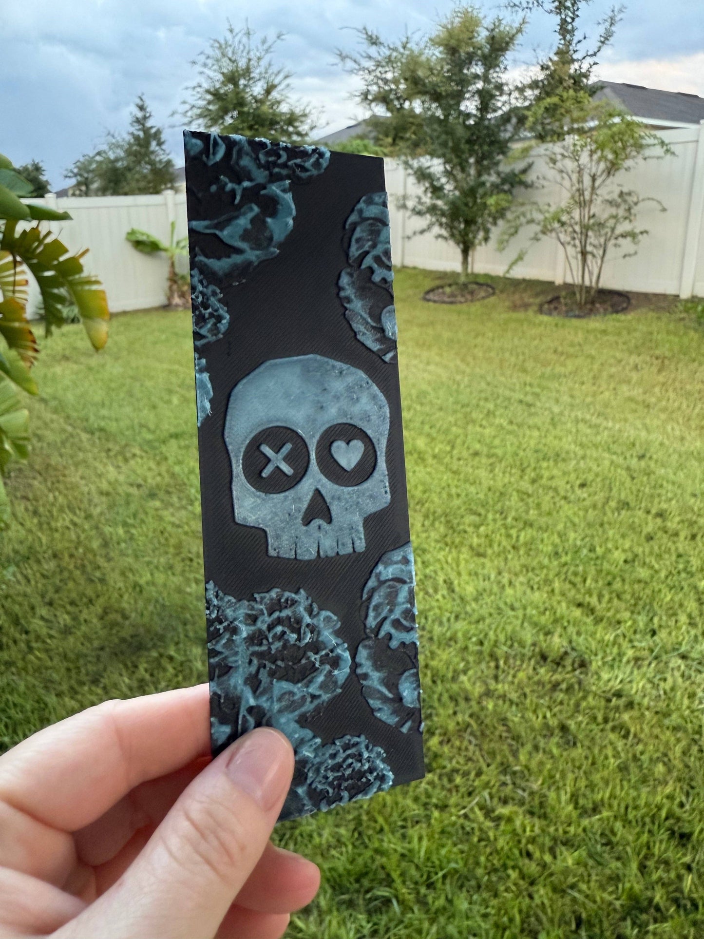 Skull Bookmark | Glow in the Dark | Dark Romance | Fantasy